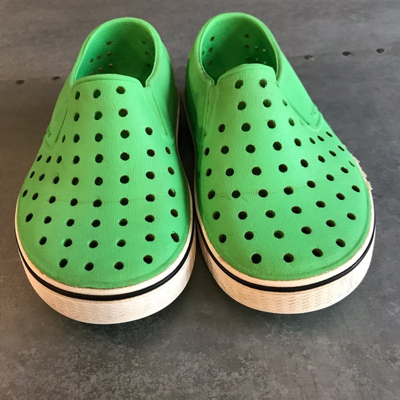 Native Toddler Slip Ons Size 9 - Picture 2 of 5